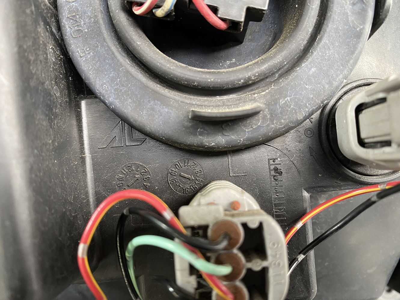 SUZUKI SOLIO MITSUBISHI DELICA MA15 MB15 Headlight LE10H6223  Left Side x1 *REPAIRED* - Image 11