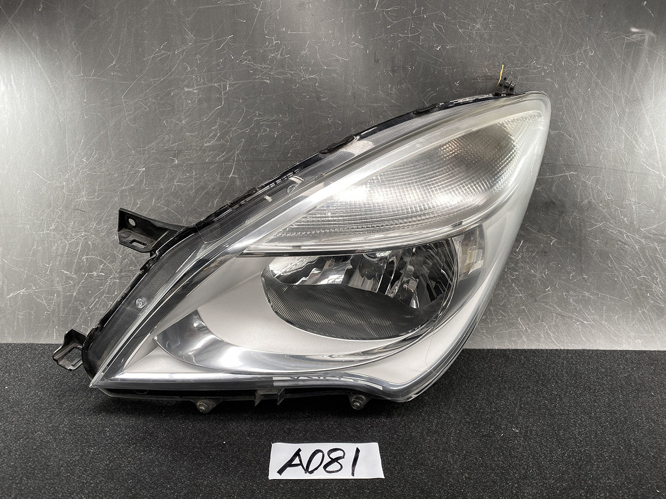 SUZUKI SOLIO MITSUBISHI DELICA MA15 MB15 Headlight LE10H6223  Left Side x1 *REPAIRED*