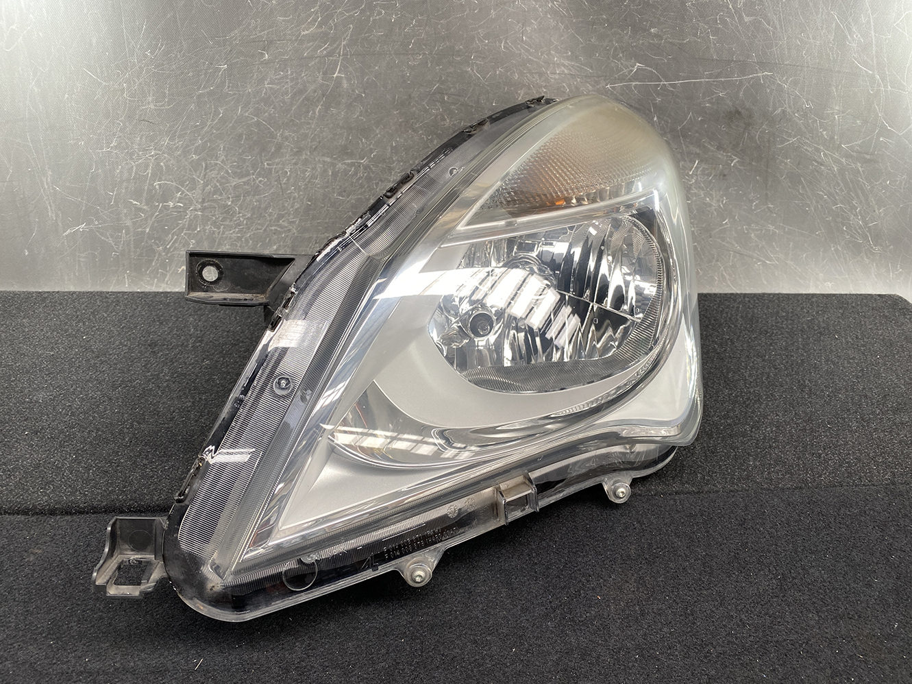 SUZUKI SOLIO MITSUBISHI DELICA MA15 MB15 Headlight LE10H6223  Left Side x1 *REPAIRED* - Image 2