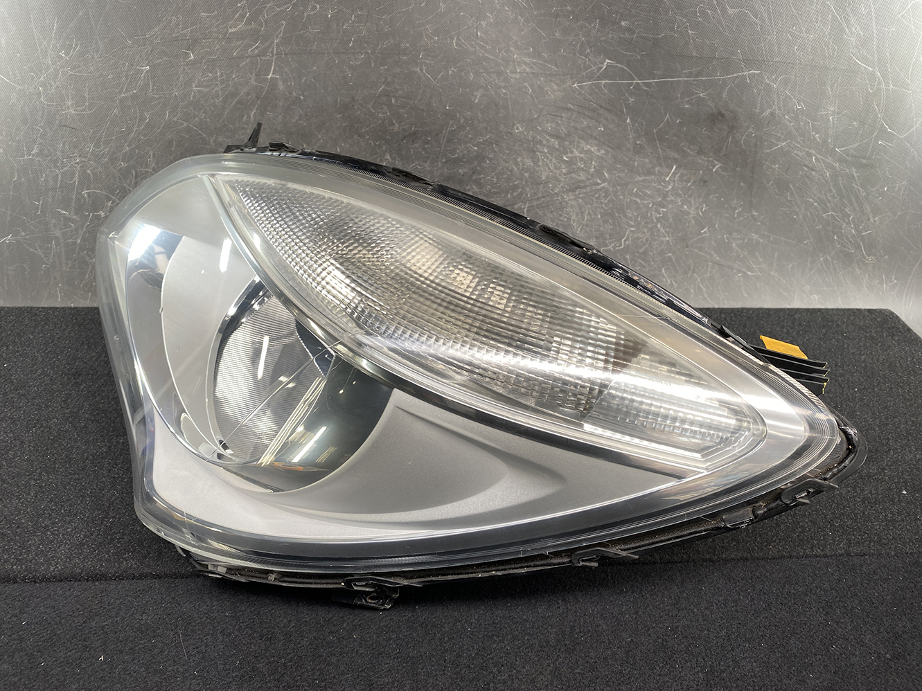 SUZUKI SOLIO MITSUBISHI DELICA MA15 MB15 Headlight LE10H6223  Left Side x1 *REPAIRED* - Image 3