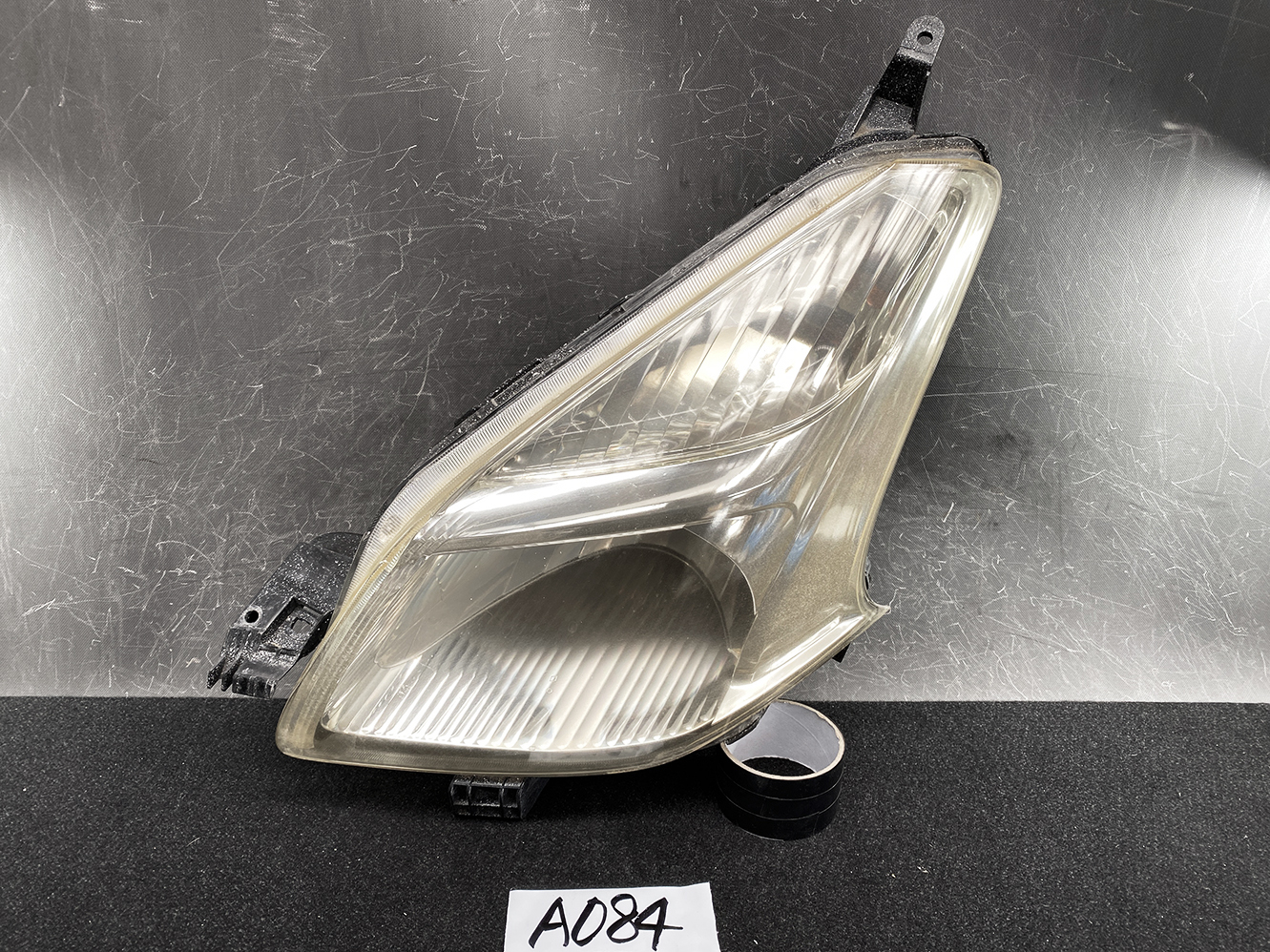 TOYOTA RACTIS NCP100 NCP105 SCP100 Headlight ICHIKOH 52-156 Left Side x1