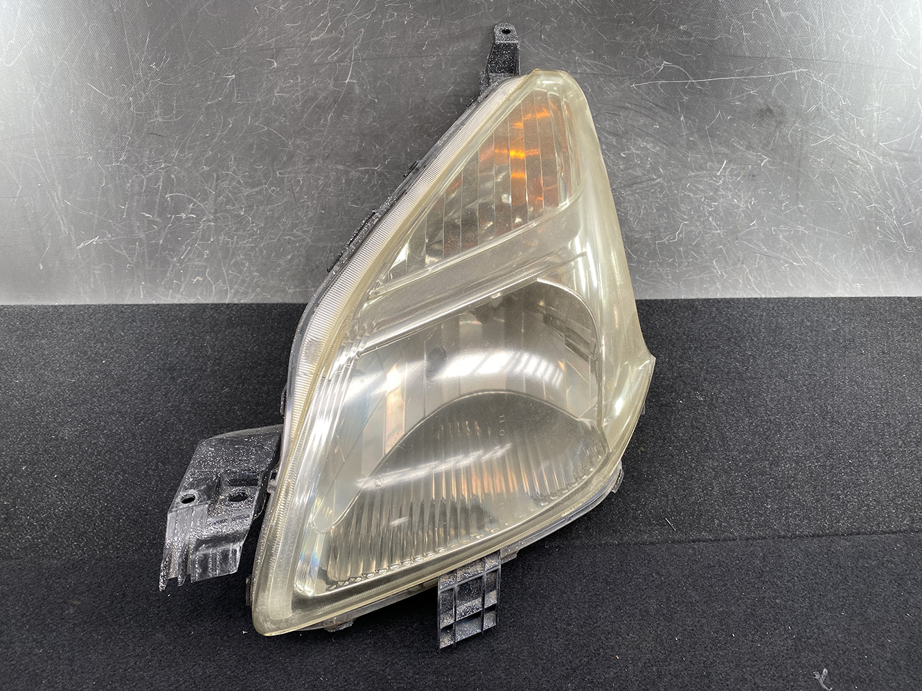 TOYOTA RACTIS NCP100 NCP105 SCP100 Headlight ICHIKOH 52-156 Left Side x1 - Image 2