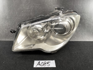VOLKSWAGEN TOURAN 1T Headlight 1T2941751A Left Side x1