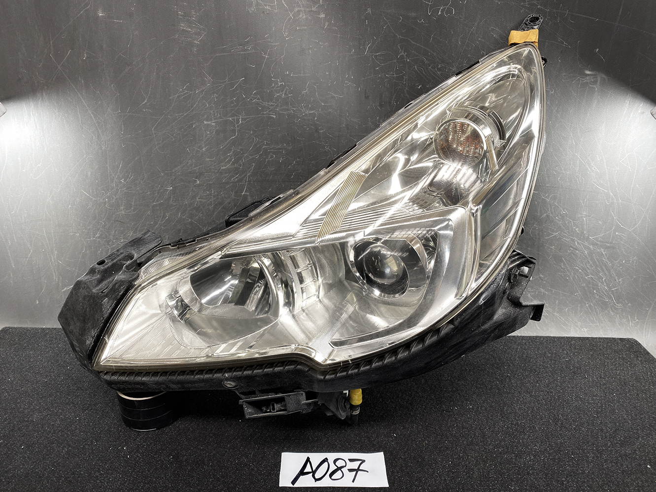 A087_2 SUBARU LEGACY BR BM HID Headlight 100-20061 Left Side x1 *REPAIRED* » 5.95 » JDM-PARTS NZ » JDM-PARTS NZ SUBARU LEGACY BR BM HID Headlight 100-20061 Left Side x1 *REPAIRED* » JDM-PARTS NZ