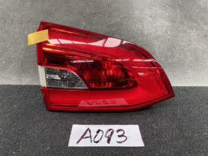 PEUGEOT 308 T92 Genuine Taillight Inner 9678098080 Left Side x1 *DAMAGED*