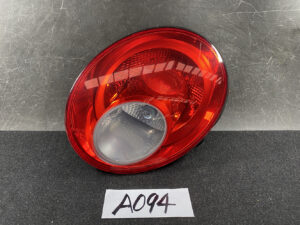 VW VOLKSWAGEN BEETLE Genuine Taillight 1C0945096L Right Side x1