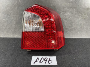 VOLVO XC70 V70 Genuine Taillight 31395073 Right Side x1