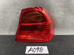 BMW 3 Series E90 E91 E92 E93 Genuine Taillight 6937458 Right Side x1