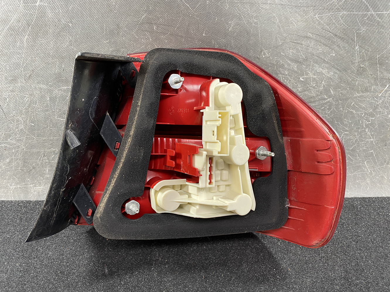 BMW 3 Series E90 E91 E92 E93 Genuine Taillight 6937457 Left Side x1 - Image 4