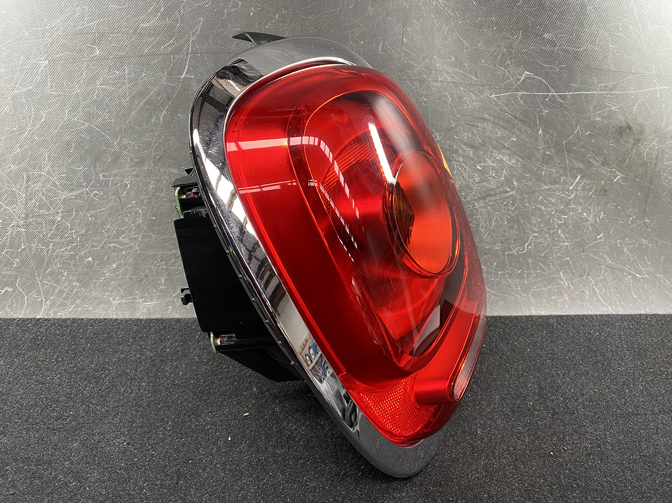 BMW MINI F55 F56 F57 Genuine Taillight 63217297413 Left Side x1 Damaged - Image 3