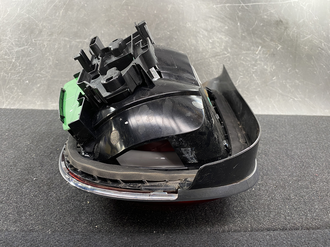 BMW MINI F55 F56 F57 Genuine Taillight 63217297413 Left Side x1 Damaged - Image 9