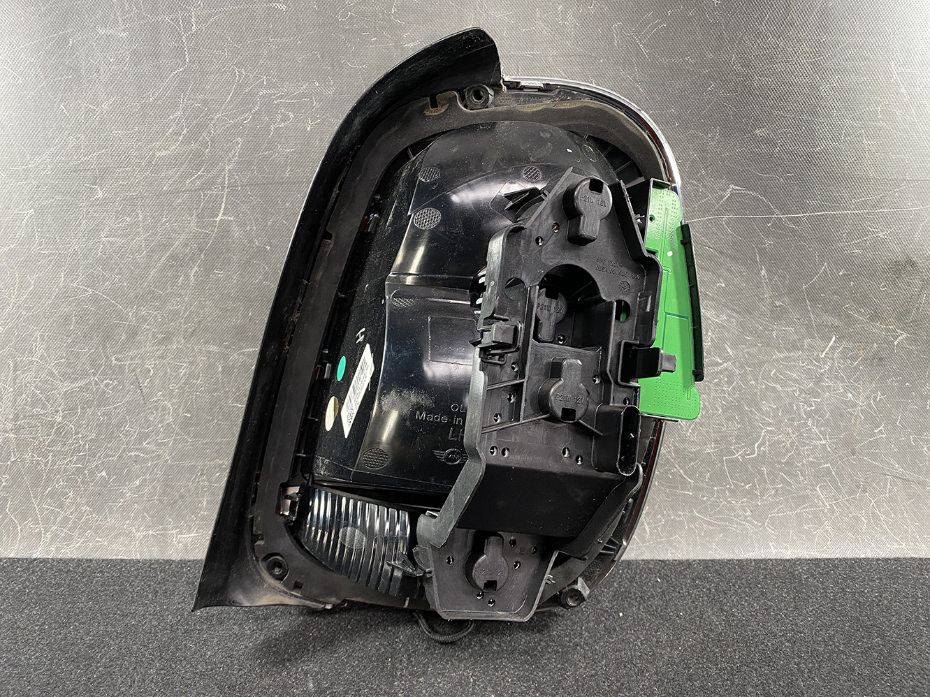 BMW MINI F55 F56 F57 Genuine Taillight 63217297413 Left Side x1 Damaged - Image 7