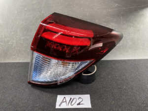 HONDA VEZEL HYBRID RU3 RU4 HRV RU5 Taillight 220-62164 Right Side x1
