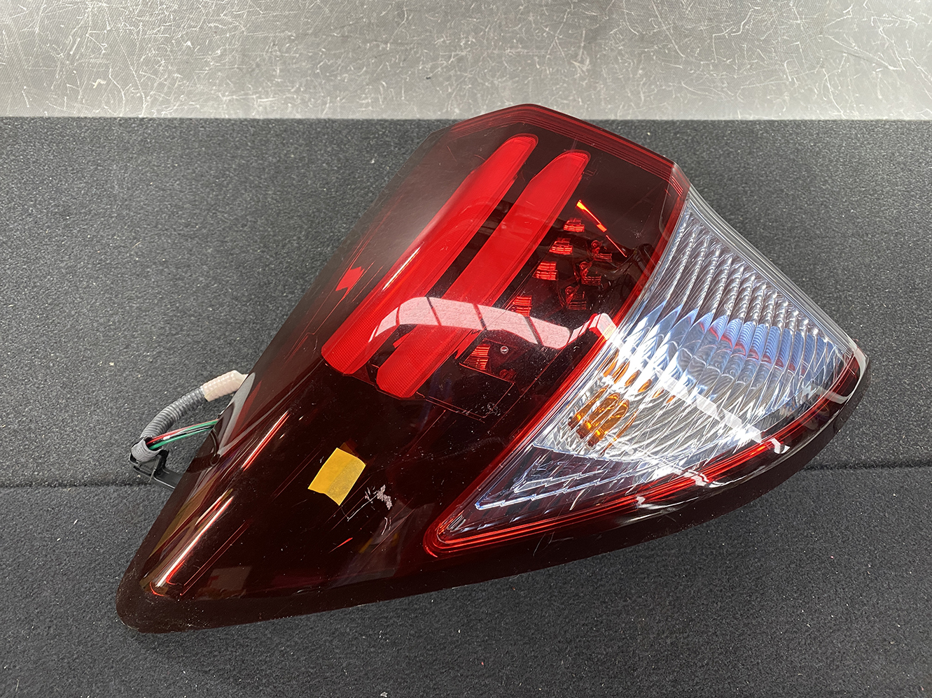HONDA VEZEL RU Genuine Taillight KOITO 220-62164 Left Side - Image 2