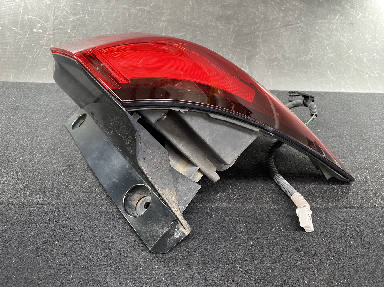 HONDA VEZEL RU Genuine Taillight KOITO 220-62164 Left Side - Image 4