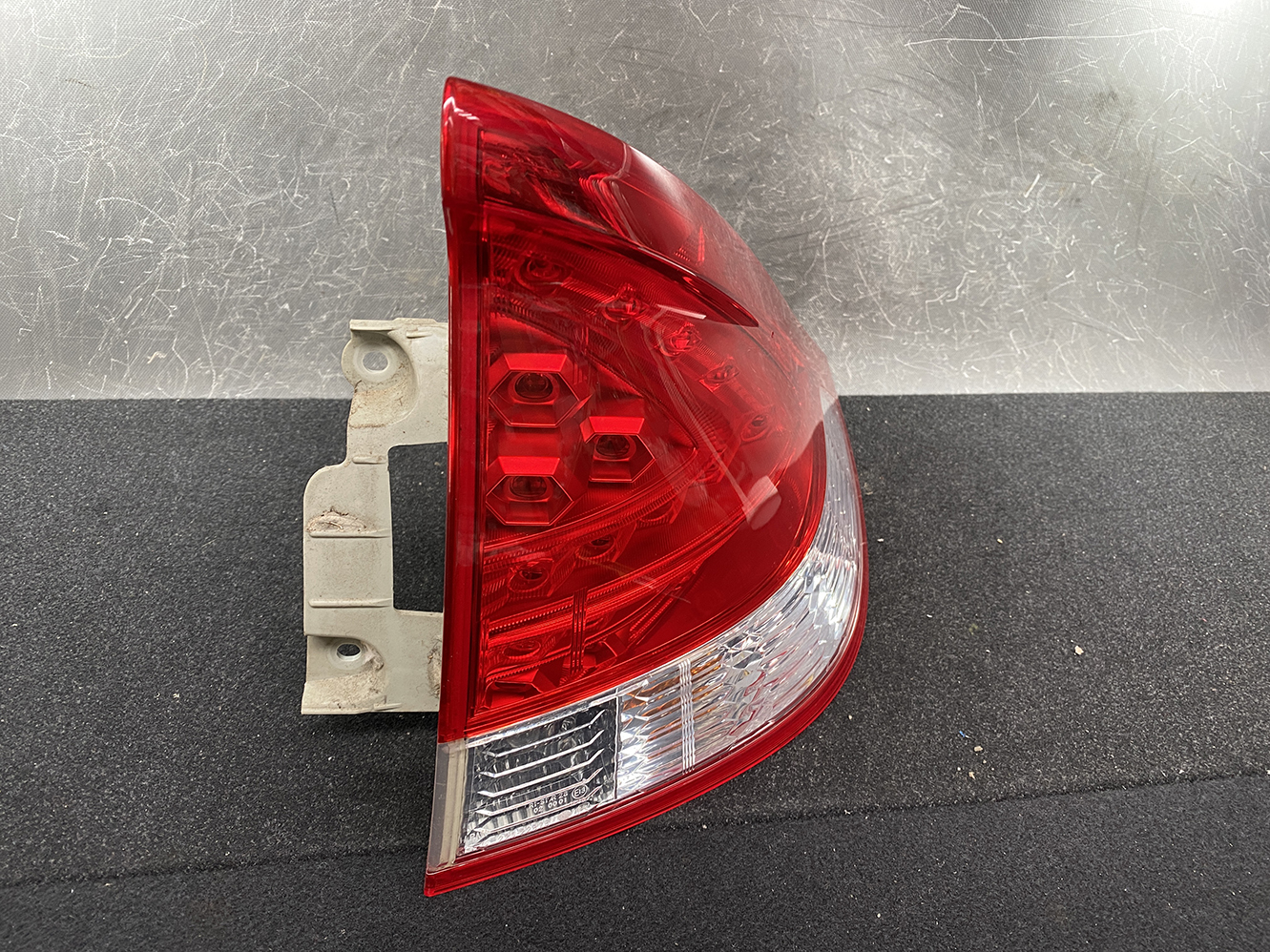HONDA INSIGHT ZE2 Genuine Taillight KOITO 220-22875 Right Side - Image 3