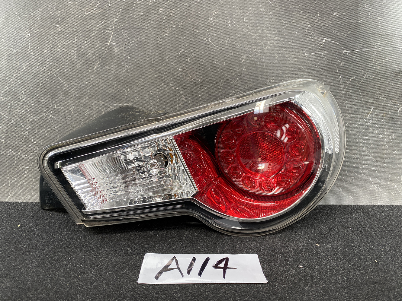 TOYOTA 86 GT86 SUBARU BRZ Taillight 220-60082 220-60084 RIGHT Side x1