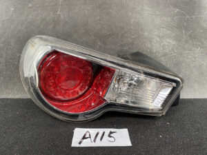 TOYOTA 86 GT86 SUBARU BRZ Genuine Taillight 220-60082 220-60084 LEFT SIDE x1