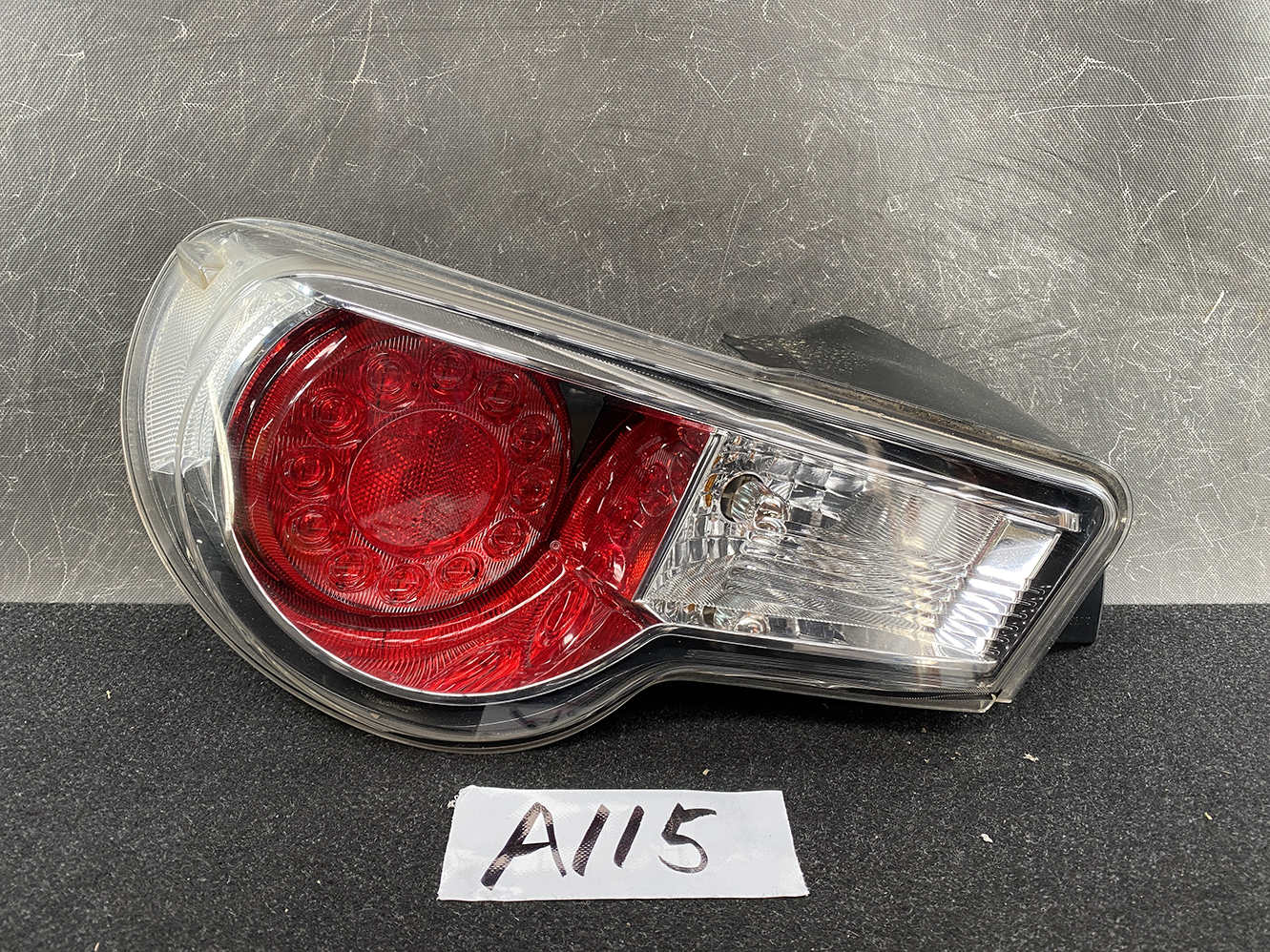 TOYOTA 86 GT86 SUBARU BRZ Genuine Taillight 220-60082 220-60084 LEFT SIDE x1