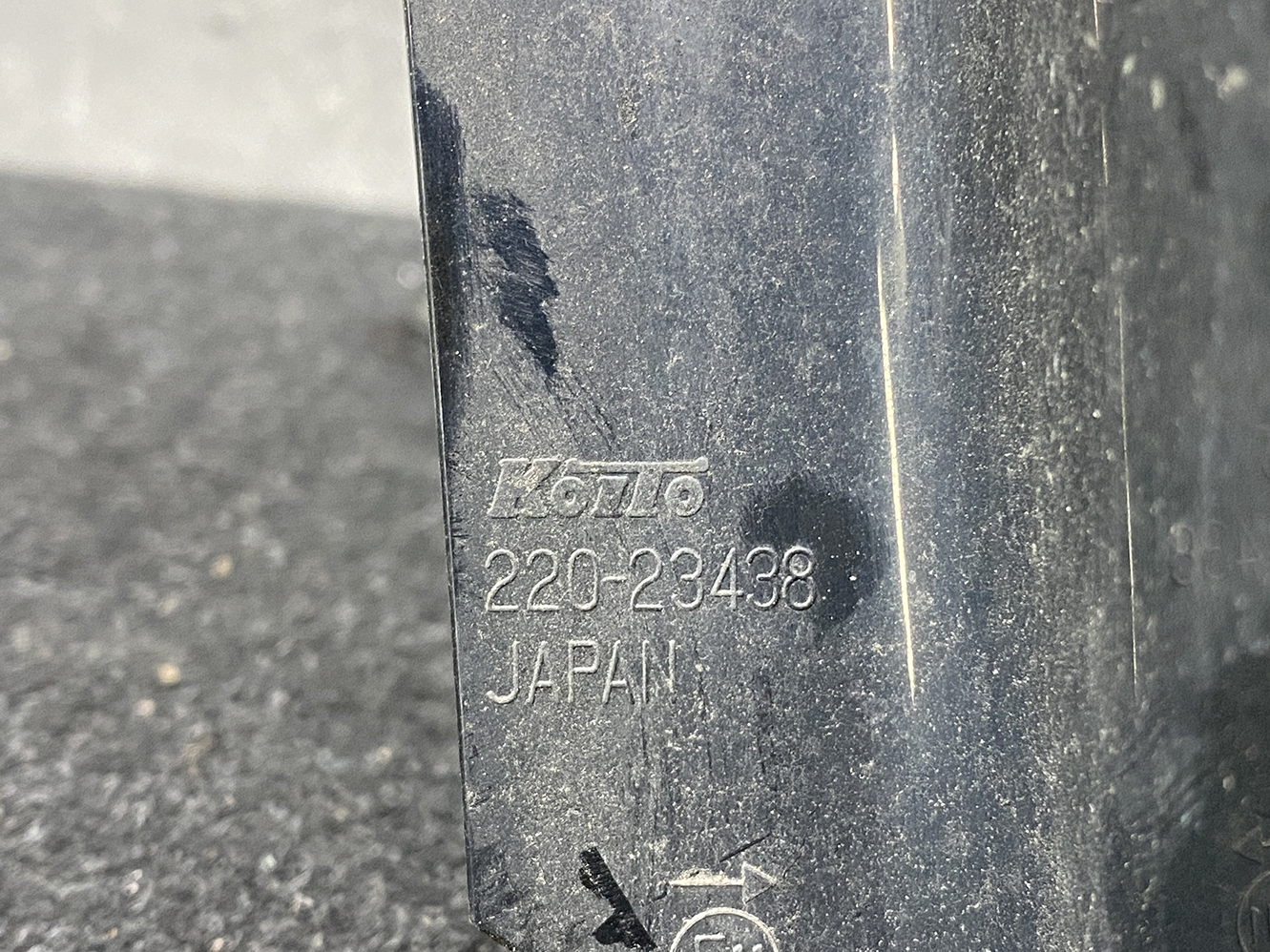 NISSAN SERENA SUZUKI LANDY C26 Taillight KOITO 220-23438 Right Side x1 *DAMAGED* - Image 5