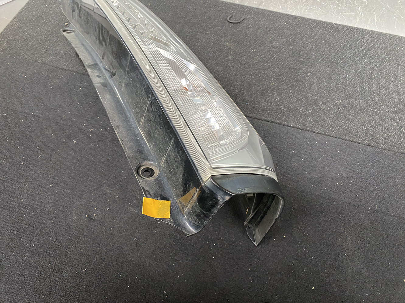 NISSAN SERENA SUZUKI LANDY C26 Taillight KOITO 220-23438 Right Side x1 *DAMAGED* - Image 7