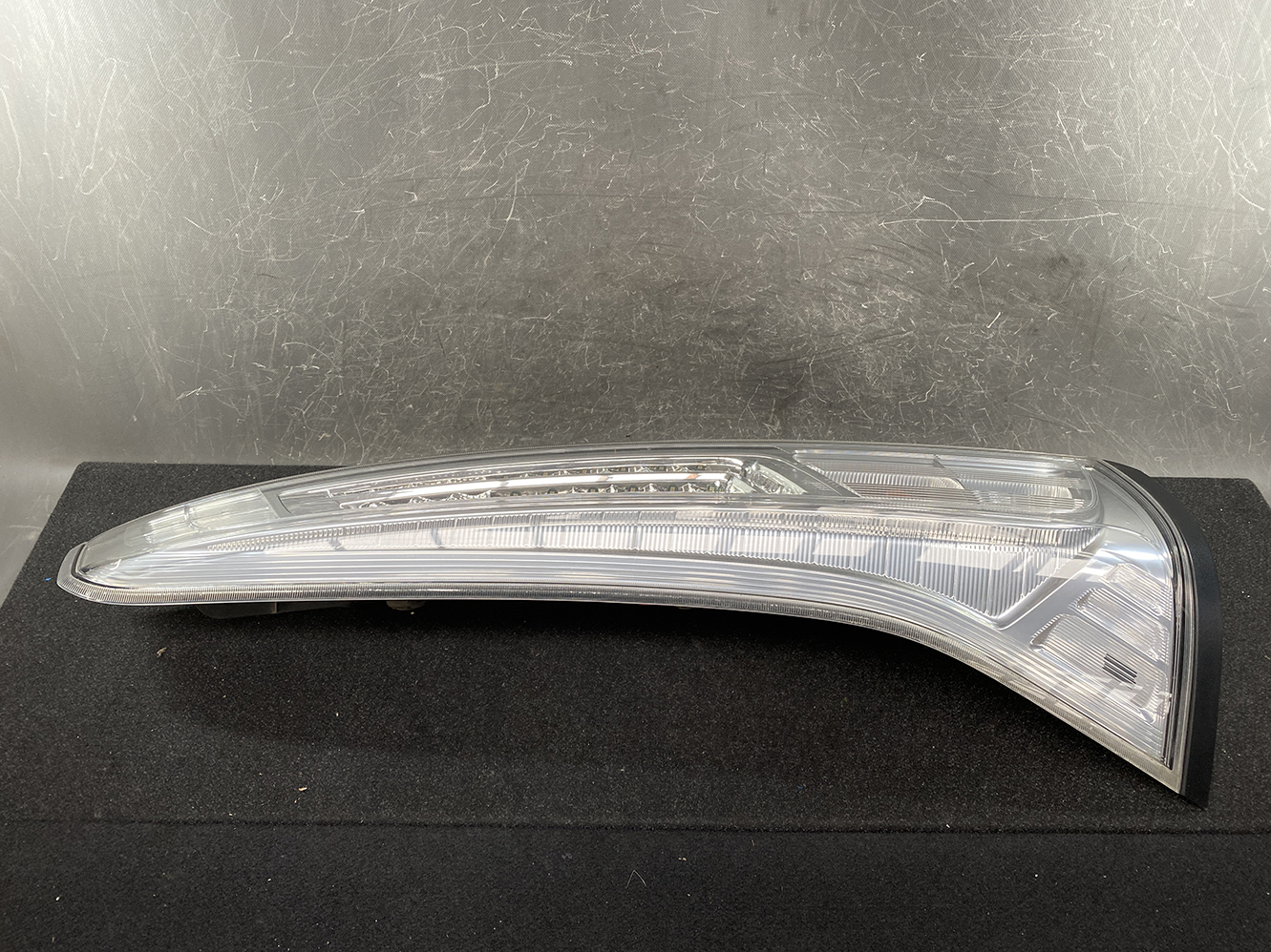 NISSAN SERENA C26 SUZUKI LANDY LED Taillight 220-23438 Left Side x1 - Image 2