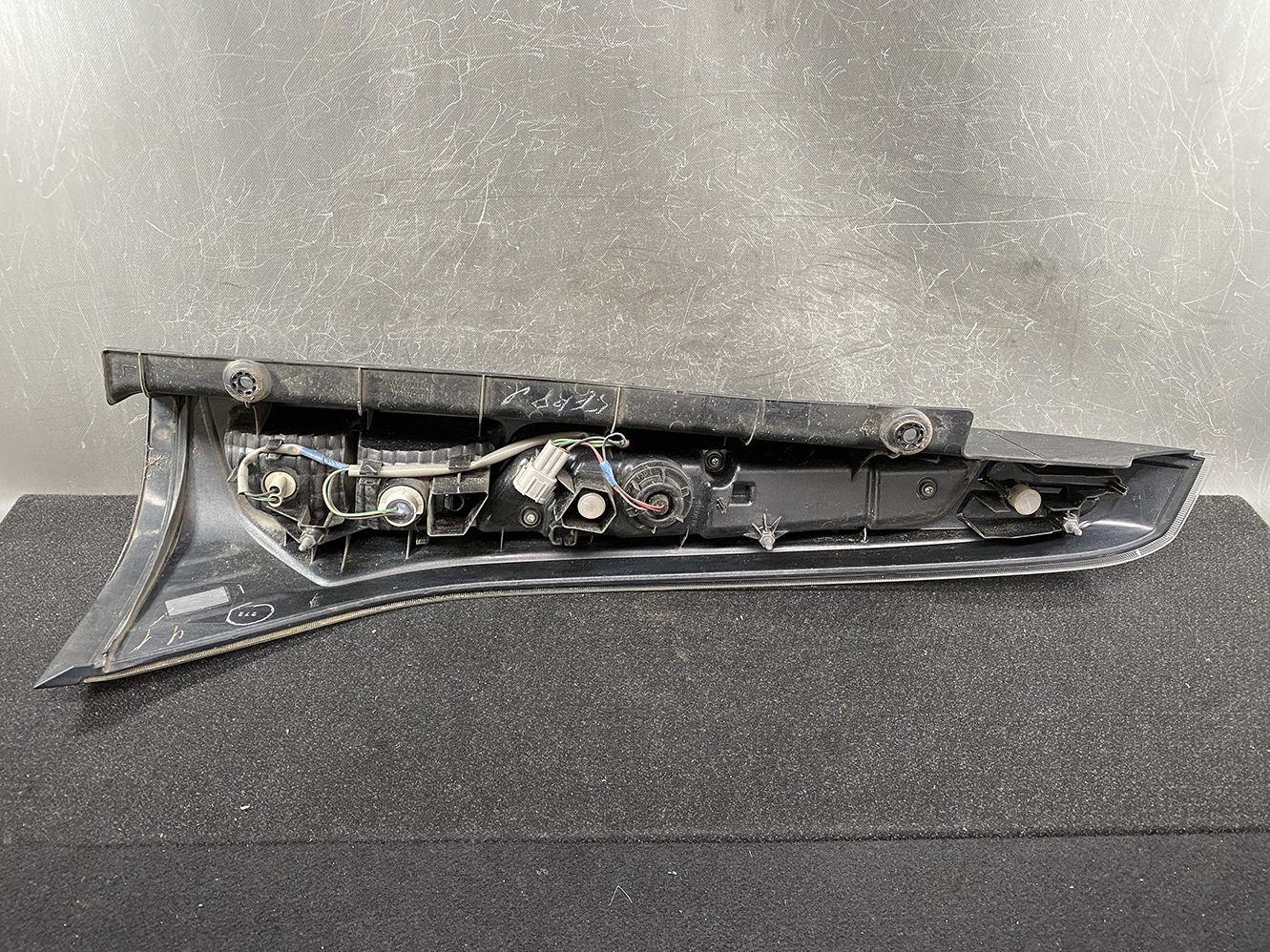 NISSAN SERENA C26 SUZUKI LANDY LED Taillight 220-23438 Left Side x1 - Image 4