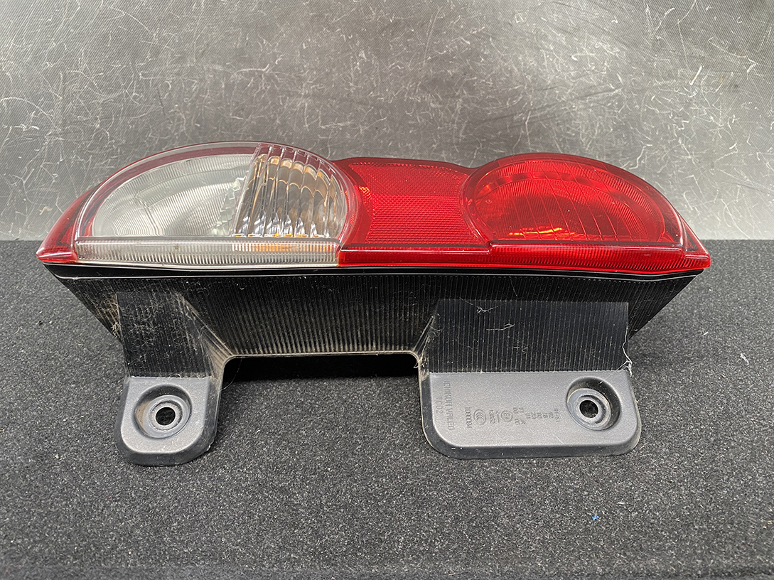 NISSAN NV200 VM20 M20 DELICA BVM20 Taillight T002 Left Side x1 - Image 3