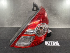 NISSAN TIIDA LATIO C11 Taillight P7511 R Right Side x1