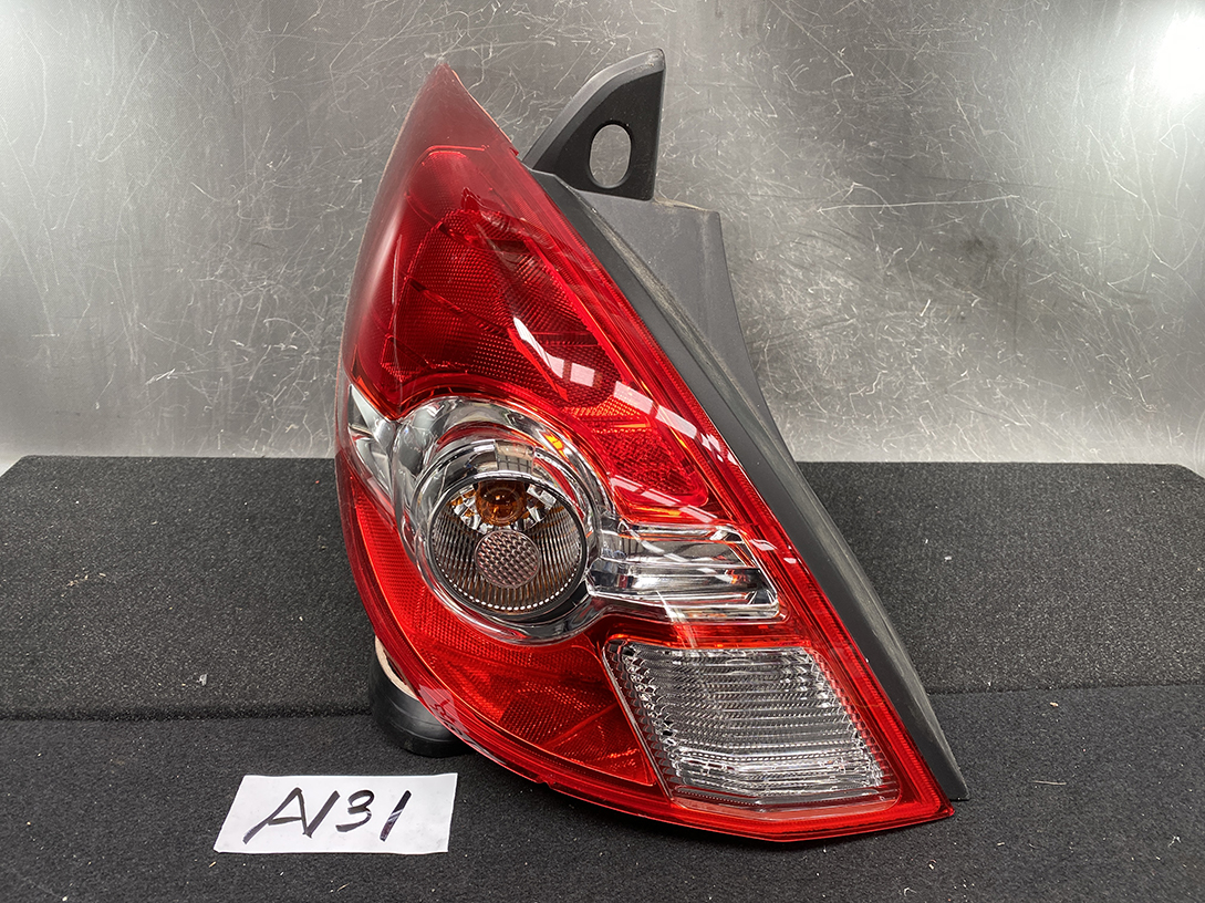 NISSAN TIIDA C11 Taillight STANLEY P7511 Left Side x1