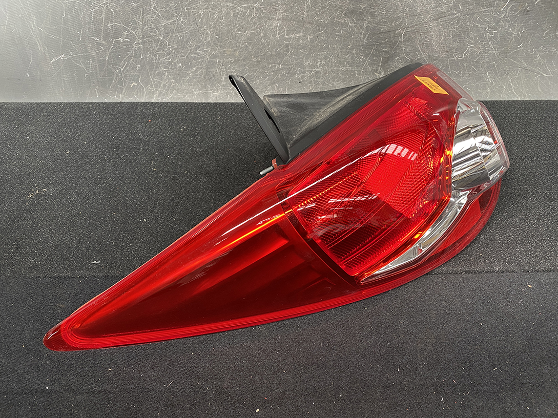 NISSAN TIIDA C11 Taillight STANLEY P7511 Left Side x1 - Image 2