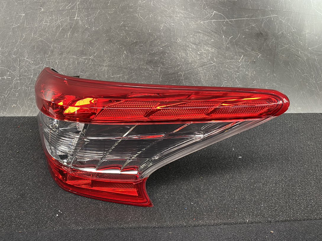 NISSAN SYLPHY PULSAR B17 LED Taillight P8973 Right Side x1 - Image 2