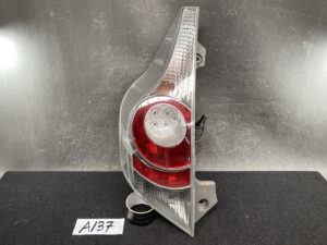 TOYOTA AQUA Prius C NHP10 Genuine Taillight STANLEY 52-252 Left Side x1