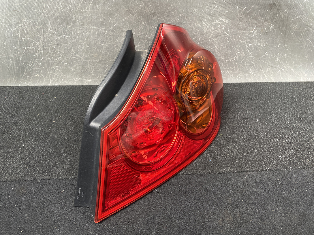 NISSAN SKYLINE V36 Taillight ICHIKOH D040 Right Side x1 - Image 3