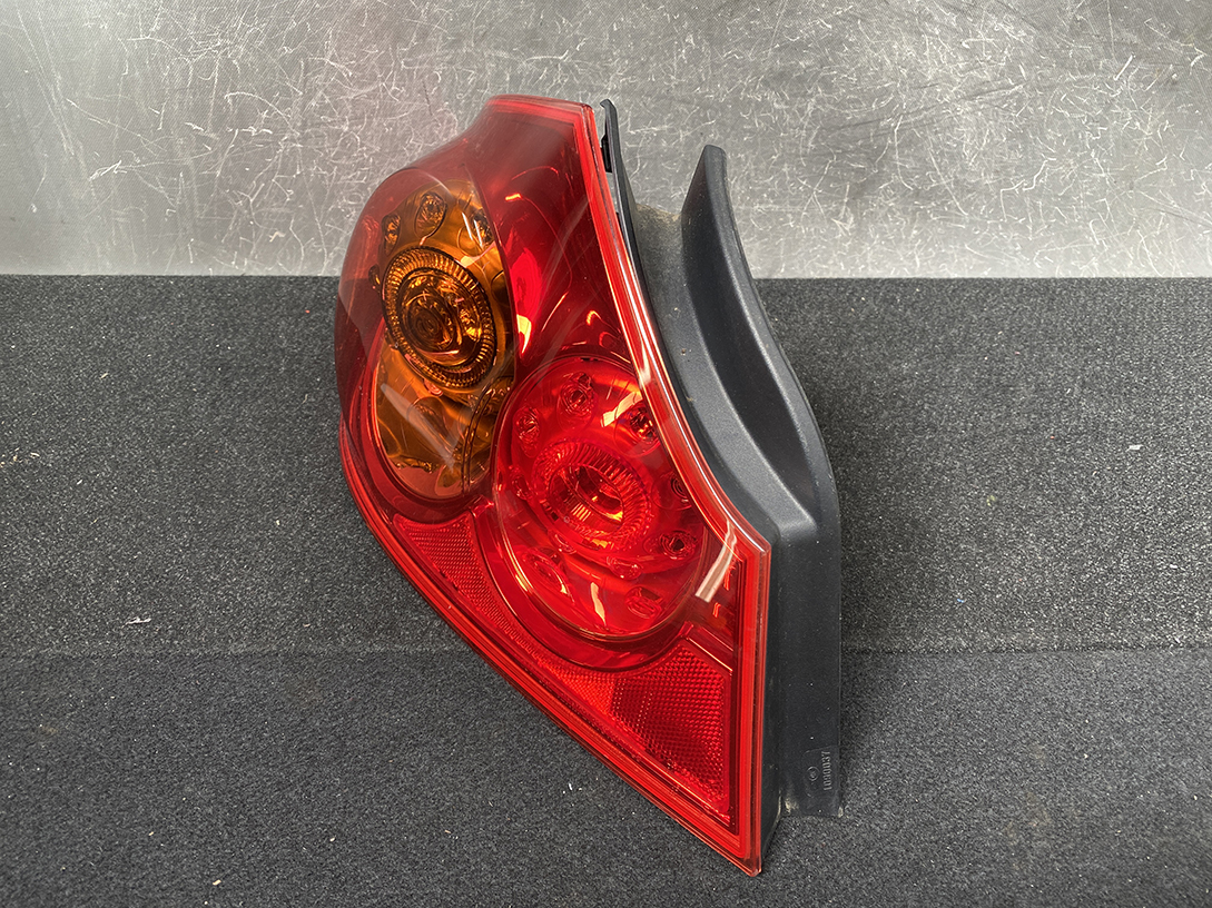 NISSAN SKYLINE V36 Taillight ICHIKOH D040 Left Side x1 - Image 3