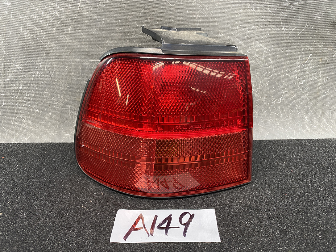 NISSAN LIBERTY M12 Genuine Taillight ICHIKOH 4853A Left Side x1
