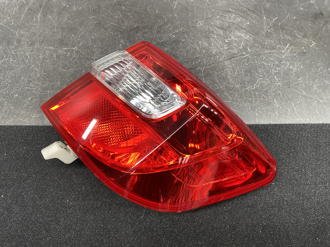 TOYOTA CAMRY AVV50 Taillight KOITO 33-143 Right Side x1 - Image 2