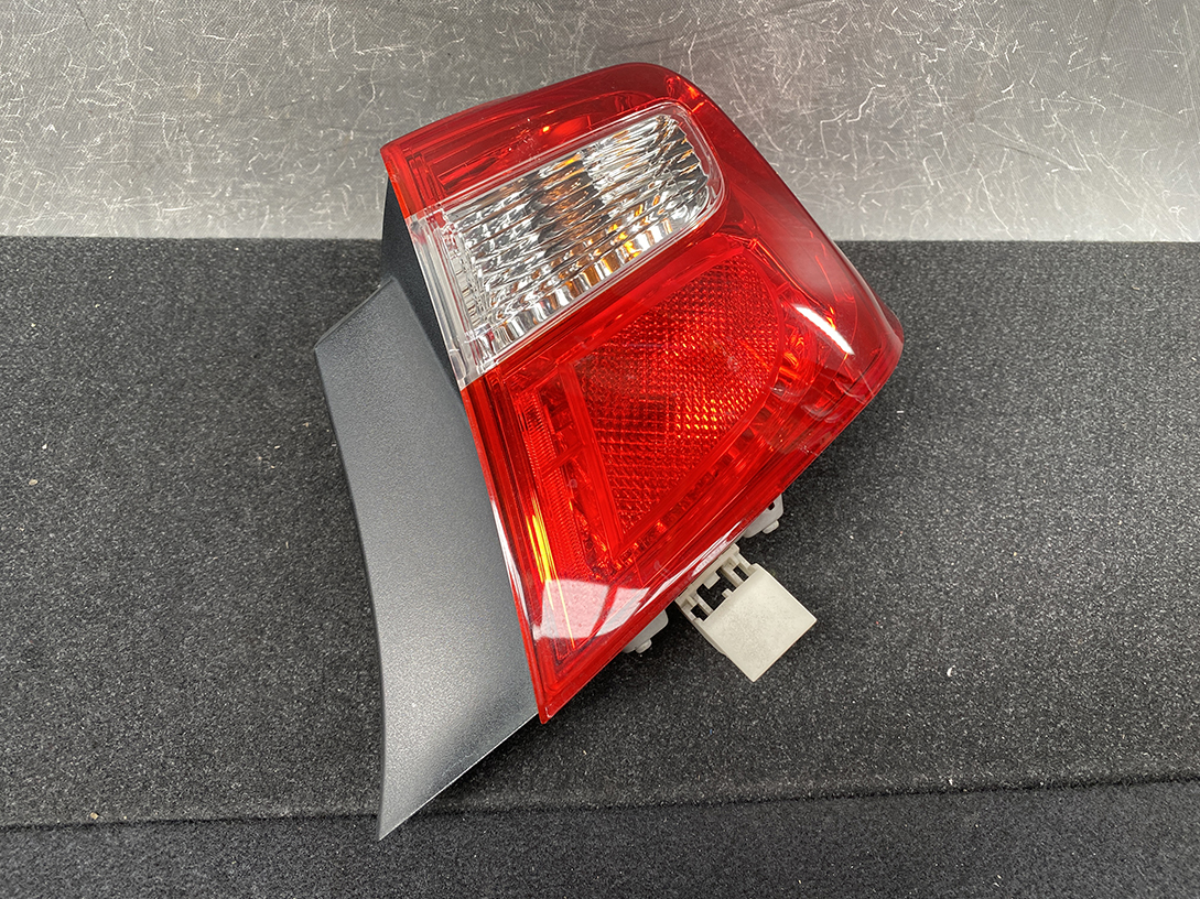 TOYOTA CAMRY AVV50 Taillight KOITO 33-143 Right Side x1 - Image 3