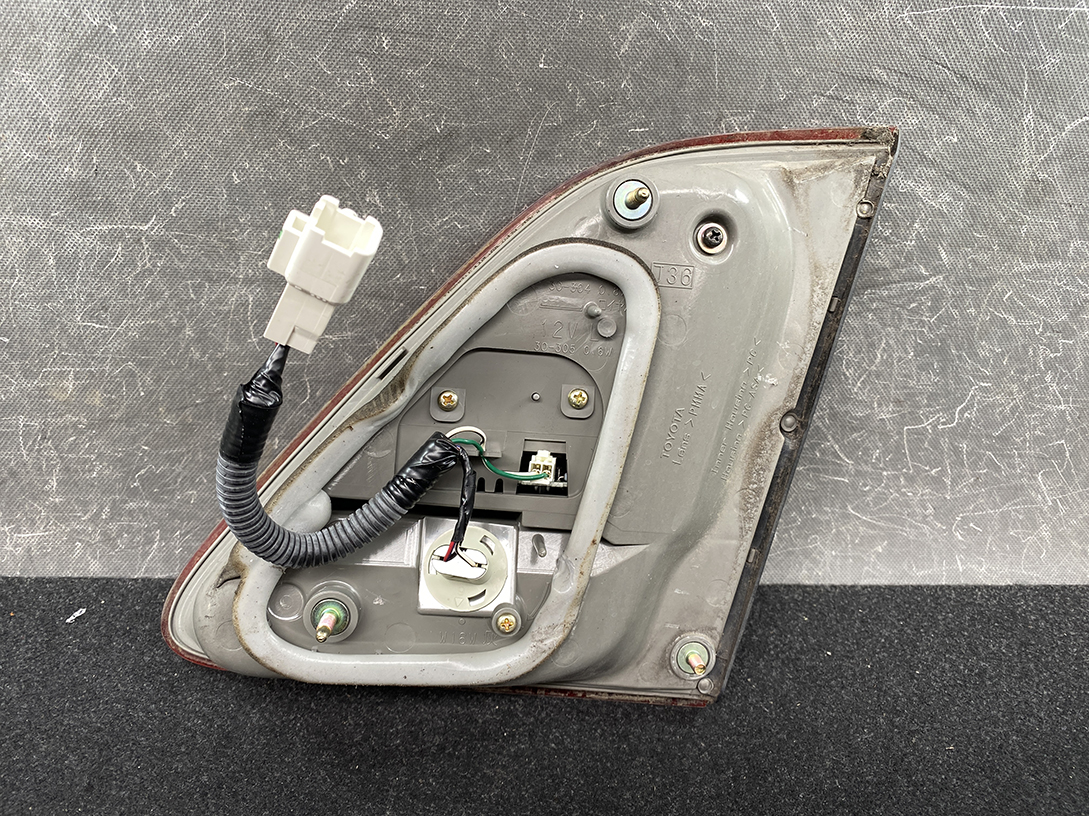 TOYOTA CROWN GRS180 GRS181 GRS182 Taillight 30-304 Left Side x1 - Image 4