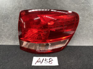 TOYOTA IPSUM ACM21 Genuine Taillight KOITO 44-35 Right Side x1