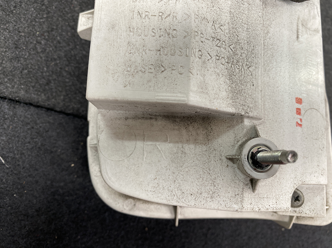 NISSAN ELGRAND E51 Genuine Taillight ICHIKOH D005 Right Side x1 - Image 4