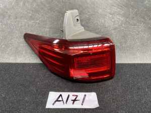 XXXX NISSAN ELGRAND E52 Genuine Taillight STANLEY P8503  Left Side x1