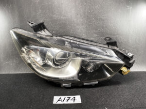 MAZDA CX-5 CX5 KE Genuine HID Headlight W0462 Right Side x1 *DAMAGED*