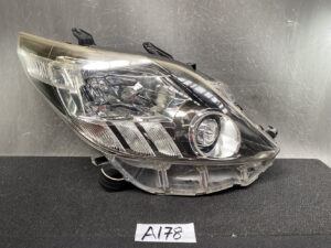 TOYOTA ALPHARD ANH20 GGH20 ATH20 HID Headlight 58-22 Right Side x1