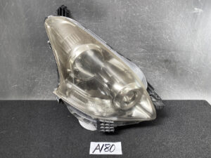 TOYOTA RACTIS P100 P105 HID Headlight ICHIKOH 52-190 Right Side x1*DAMAGED*