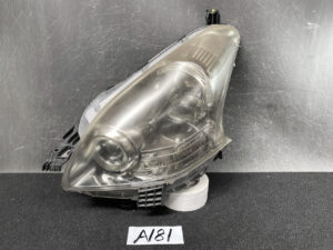TOYOTA RACTIS P100 P105 HID Headlight ICHIKOH 52-190 Left Side x1*DAMAGED*