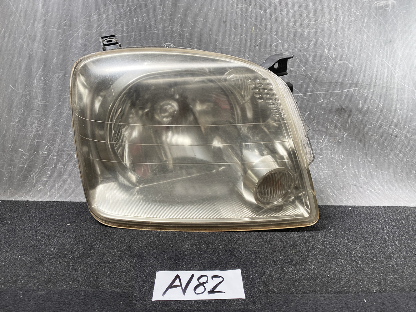 MITSUBISHI DION CR9W Headlight KOITO 100-87473 Right Side x1