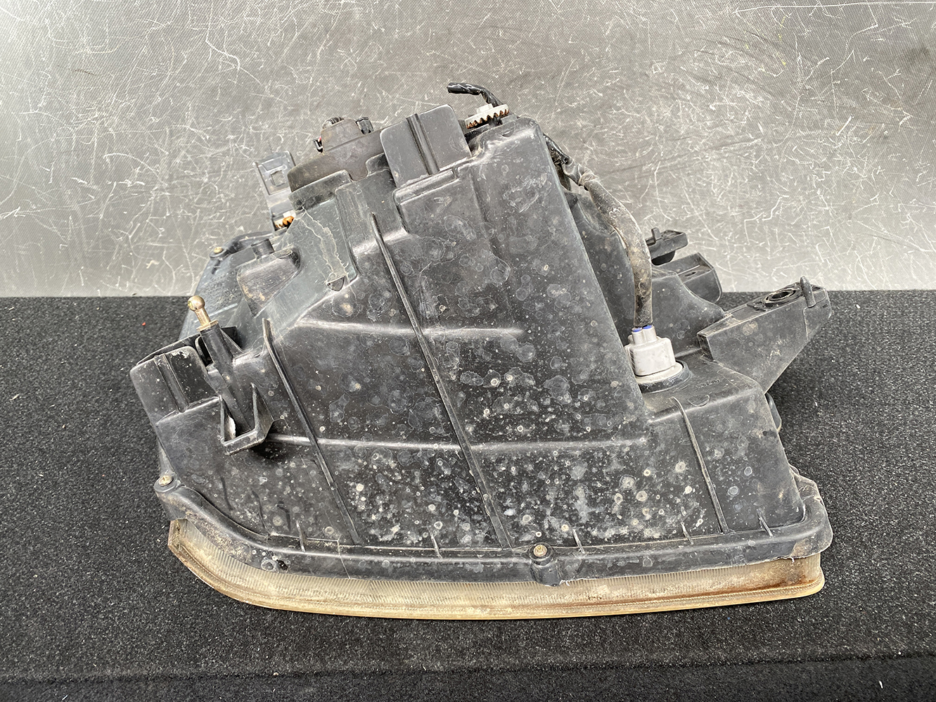 MITSUBISHI DION CR9W Headlight KOITO 100-87473 Left Side x1 - Image 3