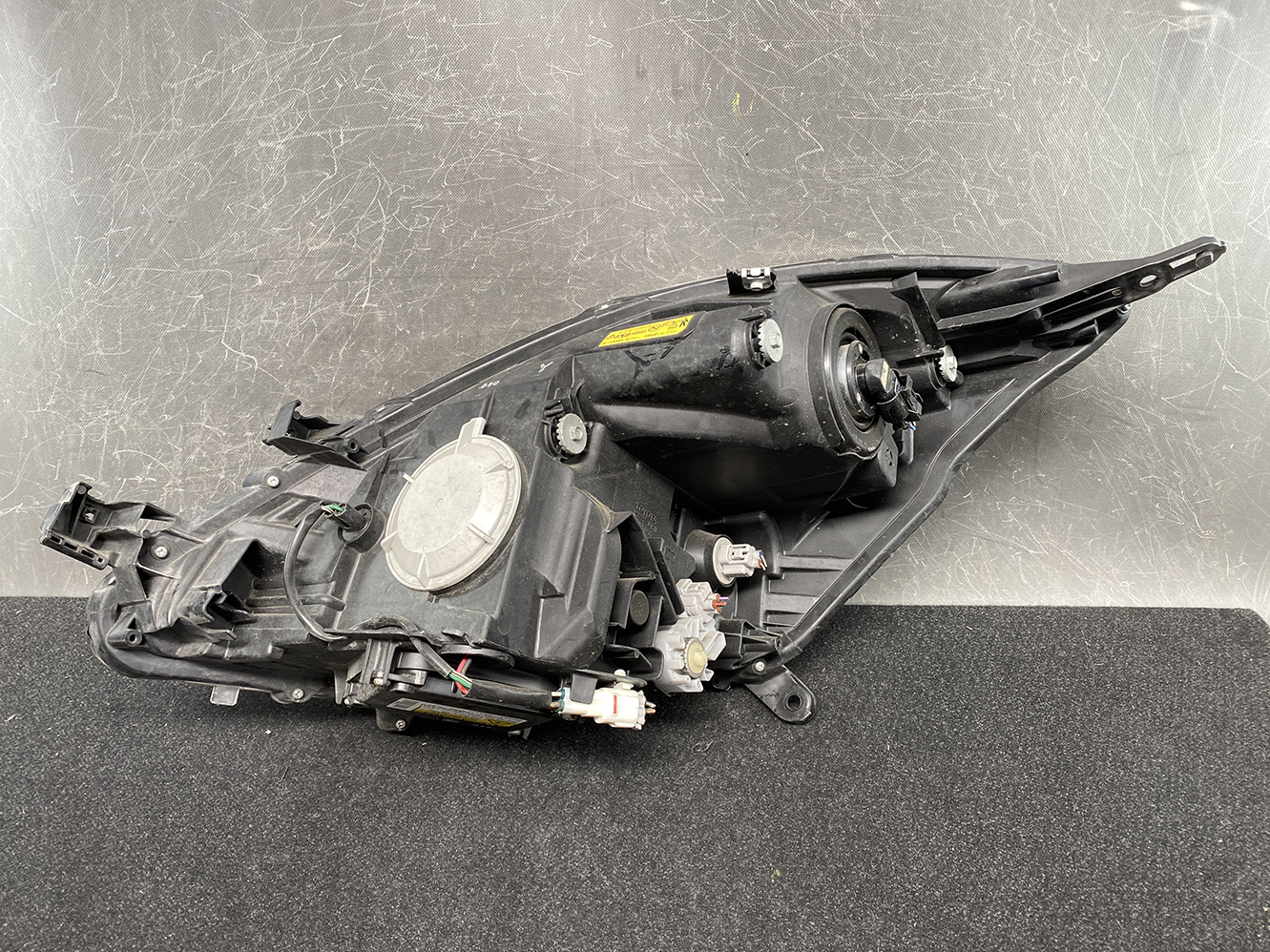 TOYOTA ISIS ANM10 ZGM10 HID Headlight KOITO 44-72 Right Side x1 - Image 6