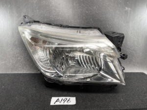 SUZUKI SOLIO MITSUBISHI DELICA D2 Headlight 100-59331 Right Side x1